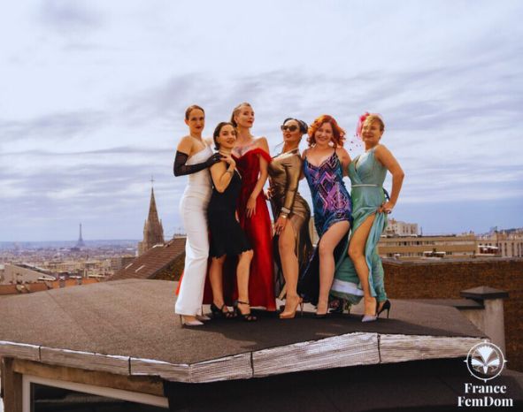FRANCE FEMDOM chez Vous Monsieur