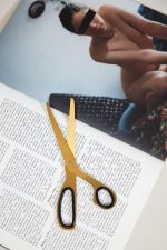 Ciseaux  en métal doré DÉCOUPEZ MA CULOTTE – Image 2