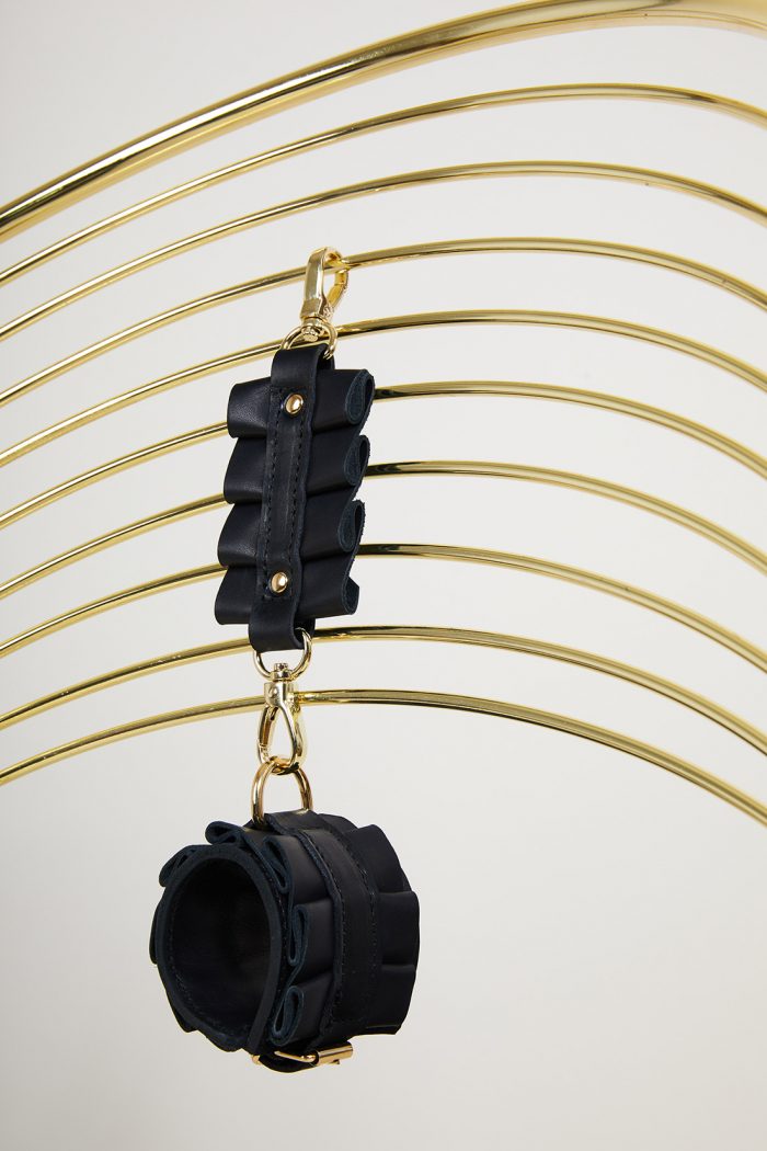 Menotte en cuir ROISSY D-Ring x Maison Dressage – Image 13