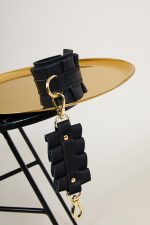 Menotte en cuir ROISSY D-Ring x Maison Dressage – Image 11