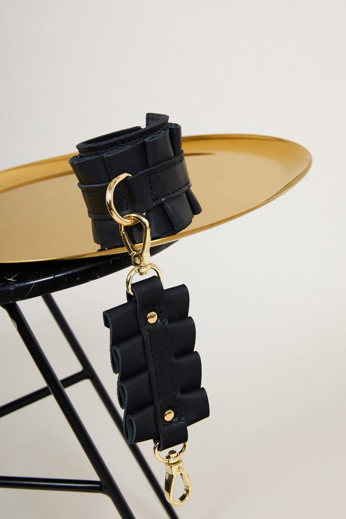 Menotte en cuir ROISSY D-Ring x Maison Dressage – Image 11