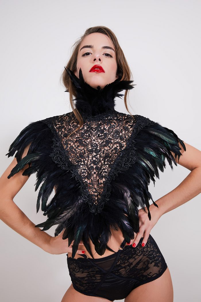 Crop Top UNTITLED Black x Mondin – Image 1