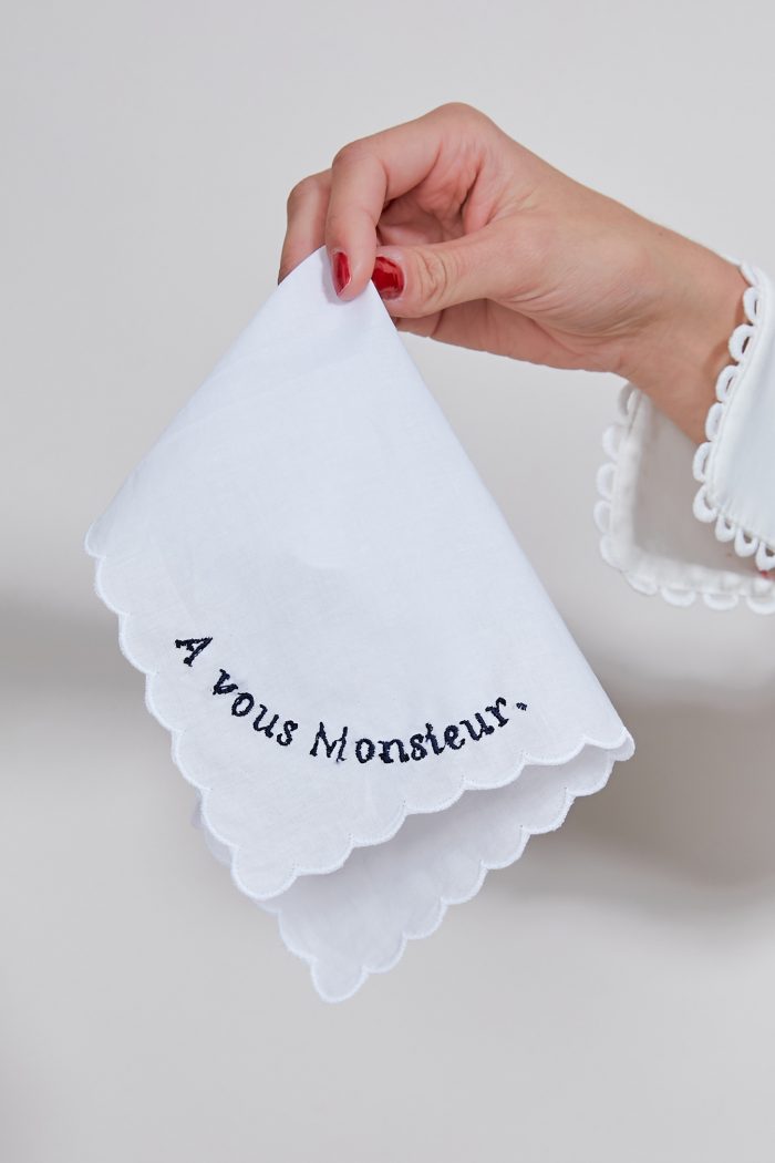 Mouchoir brodé  en coton À VOUS MONSIEUR 🇫🇷 – Image 2