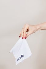Mouchoir brodé en coton ESSUIE MOI 🇫🇷 – Image 2