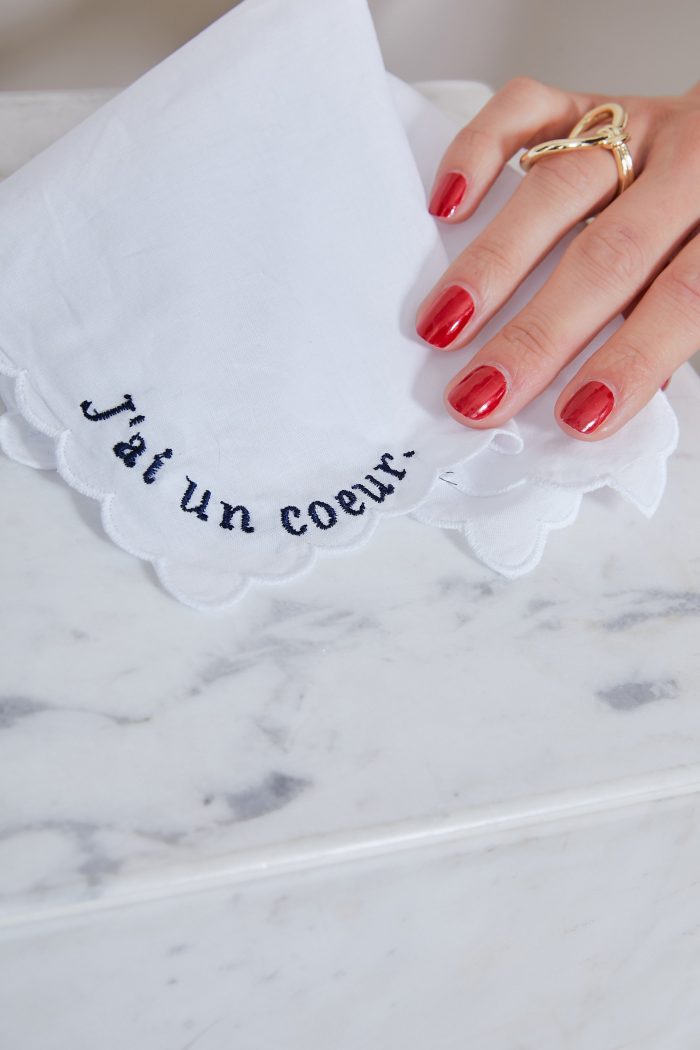 Mouchoir brodé en coton J'AI UN COEUR 🇫🇷 – Image 1