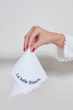 Mouchoir brodé en coton LA BELLE HISTOIRE 🇫🇷 – Image 2