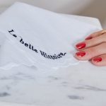 Mouchoir brodé en coton LA BELLE HISTOIRE 🇫🇷