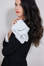 Mouchoir brodé en mousseline MADAME REVE 🇫🇷 – Image 3