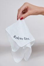 Mouchoir brodé en mousseline MADAME REVE 🇫🇷 – Image 2