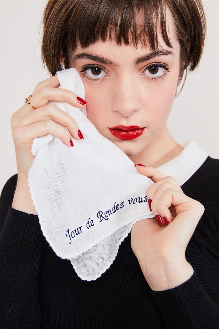 Mouchoir brodé en mousseline JOUR DE RENDEZ-VOUS 🇫🇷 – Image 1