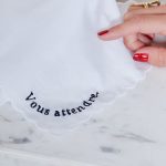 Mouchoir brodé en coton VOUS ATTENDRE 🇫🇷