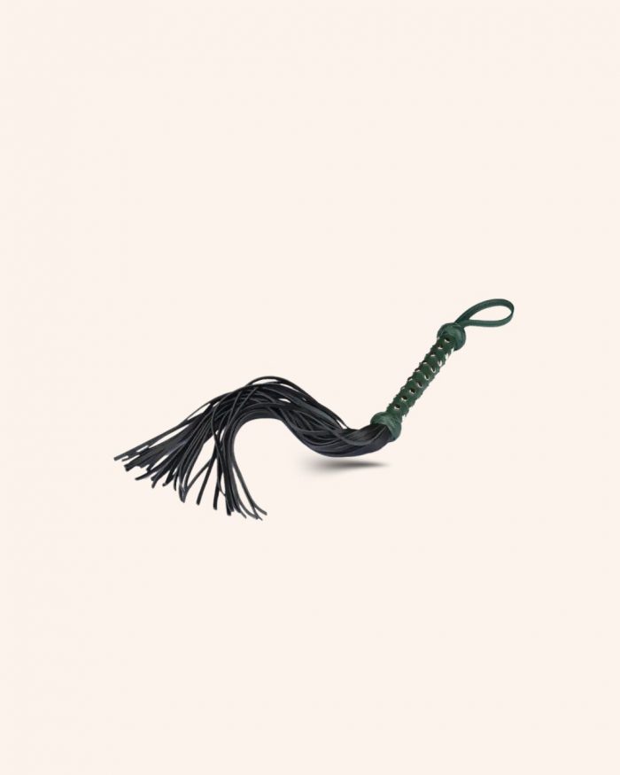 Flogger DRAMAGREEN avec poignée cloutée x Liebe – Image 2
