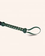 Flogger DRAMAGREEN avec poignée cloutée x Liebe – Image 3