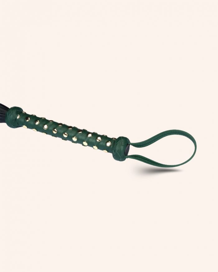 Flogger DRAMAGREEN avec poignée cloutée x Liebe – Image 3