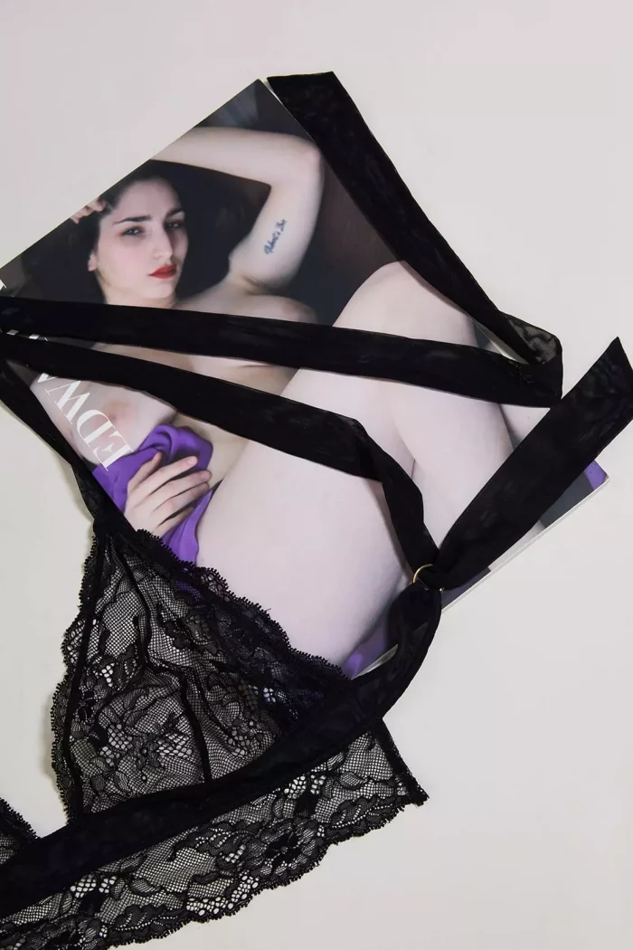 Triangle FENETRE SUR COUR x Atelier Amour – Image 3