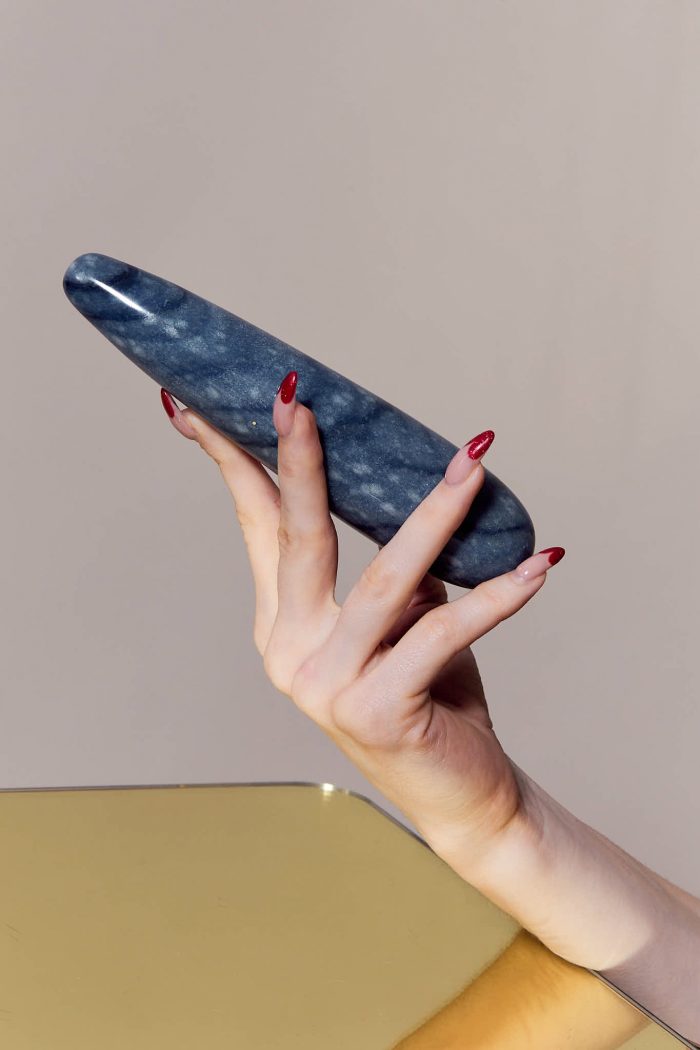 Dildo BLUE VEINS en Pierre – Image 1