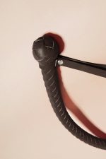 Single Tail L'ENVIE en cuir – Image 2