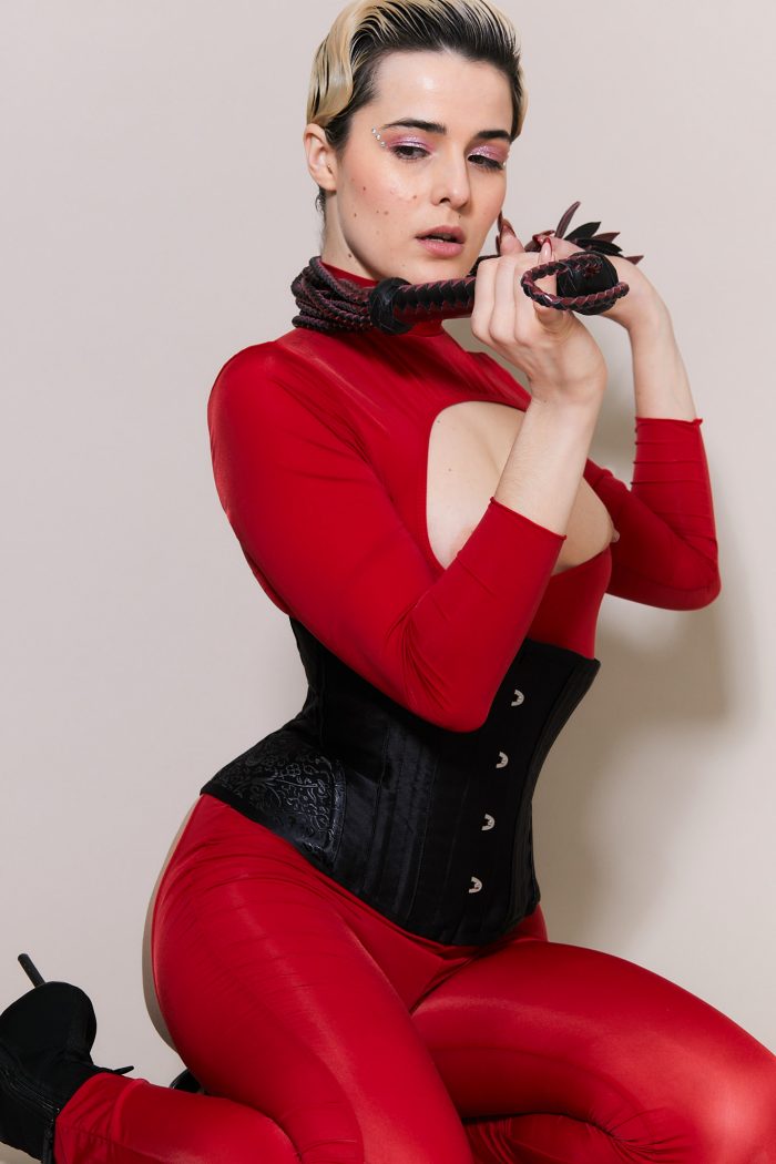 Flogger Cat'O Nine en cuir SLAVE'S BEAUTY x Liebe – Image 7