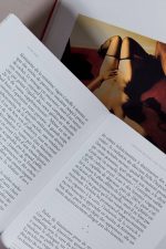 OH MY GODE, UNE ENQUETE VIBRANTE sur les dessous des sextoys  x Amandine Joniaux – Image 2