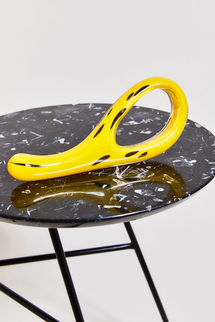 Toy GRIP-ME BANANA x L'INDÉCENT 🇫🇷 – Image 1