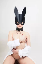 Masque en cuir Noir BUNNY x Fatima – Image 7