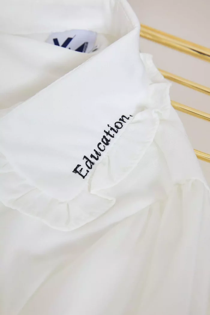 Chemise brodée I DO WHAT I'M TOLD  /  LA BONNE EDUCATION – Image 5