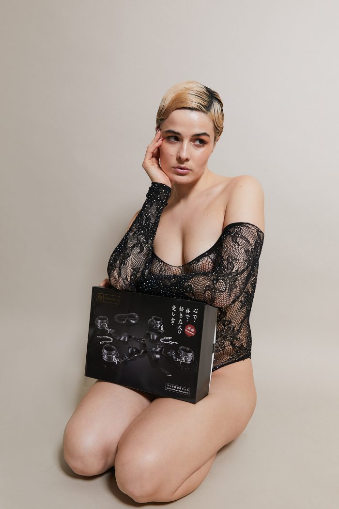 Box BDSM Débutant Kit de retenue Matelas TEMPTATION UNDERBED x Liebe – Image 1