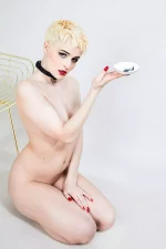 Soucoupe en porcelaine MASTER & SERVANT Dorure 24K x Catpurrrs 🇫🇷 – Image 6