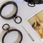 Set x 2 Menottes poignet d'appartenance LA CÉRÉMONIE Carbone