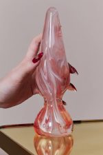 Toy en verre soufflé à la main CHÉRIE BLUSH x XXAW 🇫🇷 – Image 5