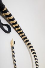 Single Tail en cuir tressé DES PAILLETTES DANS LES YEUX Noir/ Champagne – Image 7