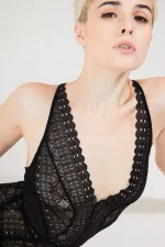 Body Noir en dentelle ON HOLD – Image 4