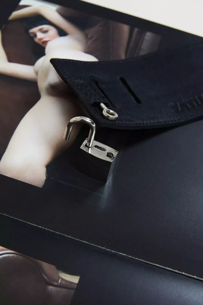 Manchette menotte & cadenas en cuir SUPPLICA x Fatima – Image 8