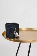 Manchette menotte & cadenas en cuir SUPPLICA x Fatima – Image 2