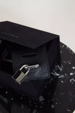 Manchette menotte & cadenas en cuir SUPPLICA x Fatima – Image 15