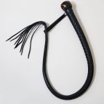 Single Tail cuir tressé AU RAPPORT