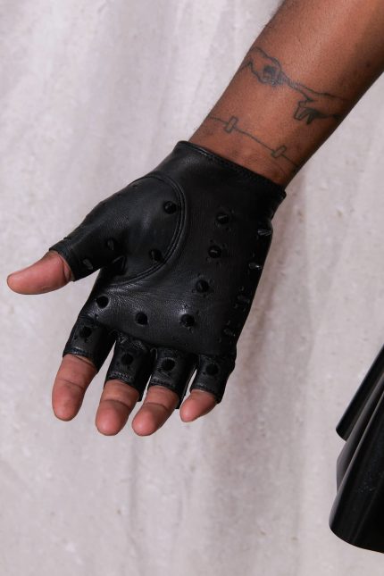 gants vampire BDSM a pics