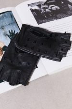 gants vampire BDSM a pics