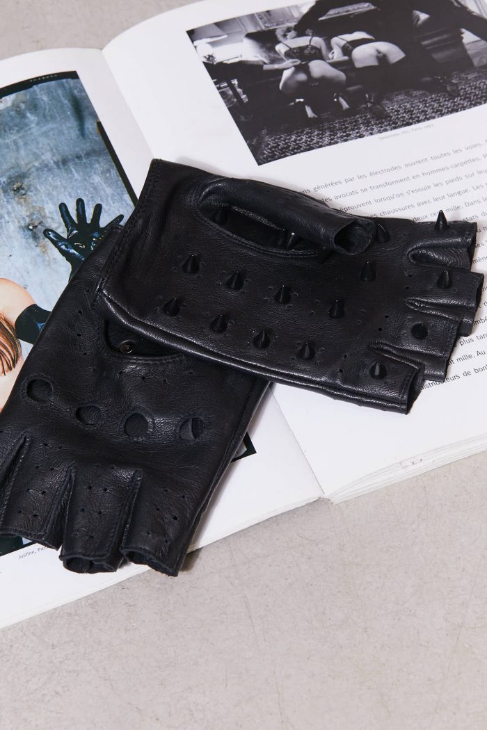 gants vampire BDSM a pics