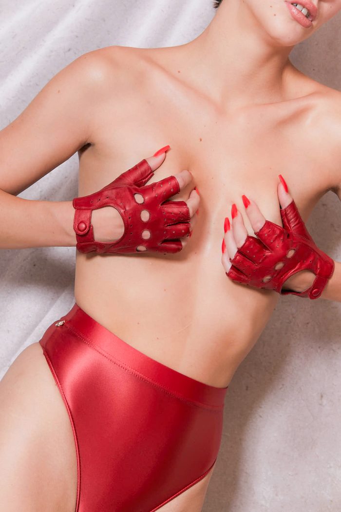 gants vampire BDSM a pics