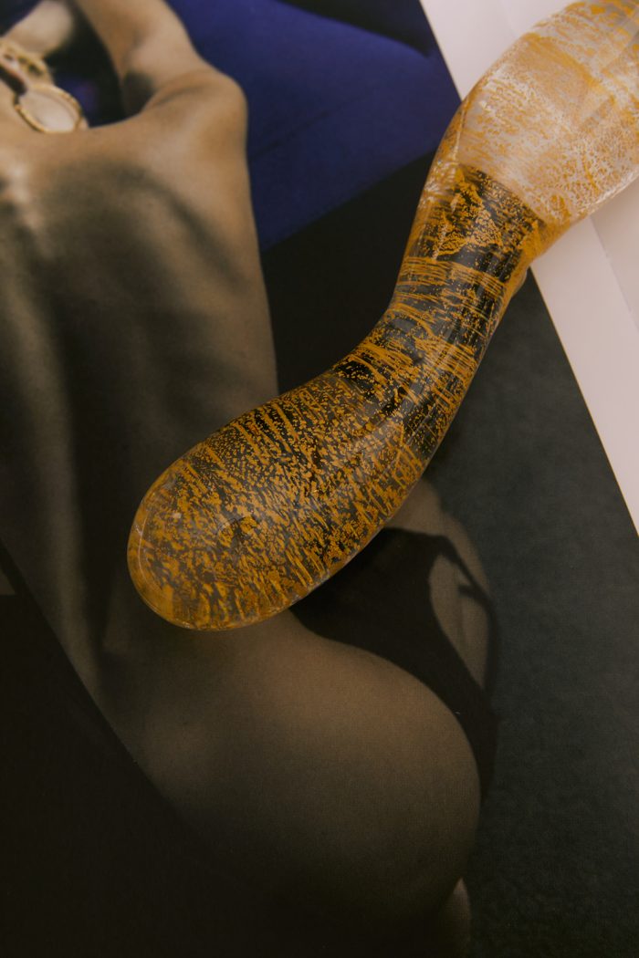 Toy WARM Gold 24K x L'INDÉCENT 🇫🇷 – Image 4