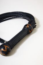 Cat-o-nine tails en cuir tressé AU RAPPORT – Image 5
