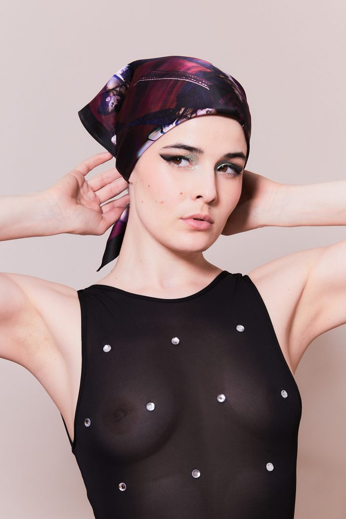 Foulard en soie LOVELY BUTT HEART x Madame de Maison Chardon 🇫🇷 – Image 7