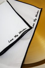 Mouchoir brodé en coton LOVE MY MASTER Fil Noir 🇫🇷 – Image 4