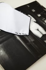 Mouchoir brodé en coton LOVE MY MASTER Fil Noir 🇫🇷