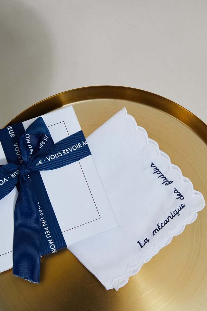 Mouchoir brodé en coton LA MECANIQUE DES FLUIDES 🇫🇷 – Image 2