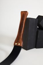 Paddle MARQUES D'AFFECTION en cuir noir et bois – Image 3