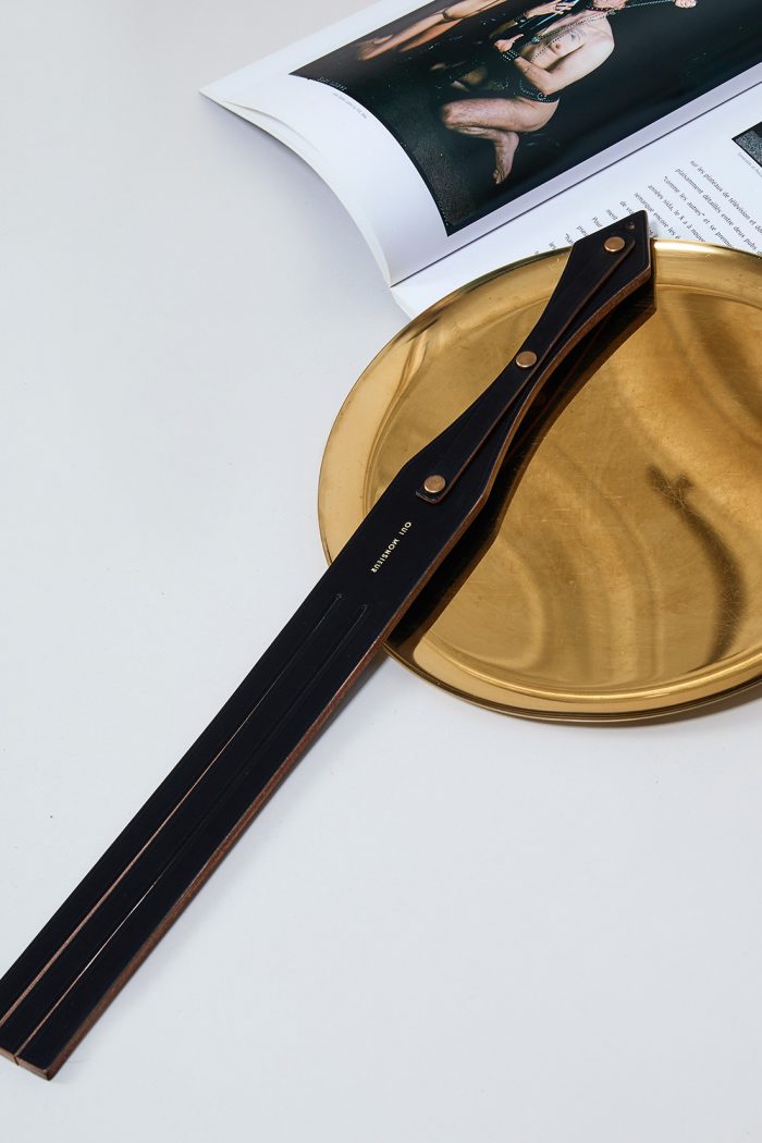 Paddle en cuir noir OUI MONSIEUR, 24k 🇫🇷 – Image 7