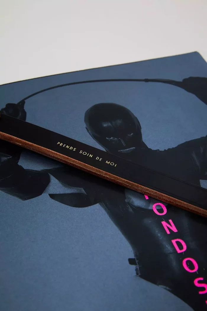 Paddle en cuir noir PRENDS SOIN DE MOI, 24k 🇫🇷 – Image 5