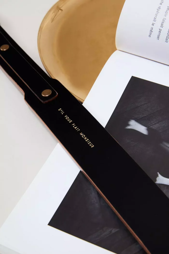 Paddle en cuir noir S'IL VOUS PLAIT MONSIEUR, 24k 🇫🇷 – Image 4